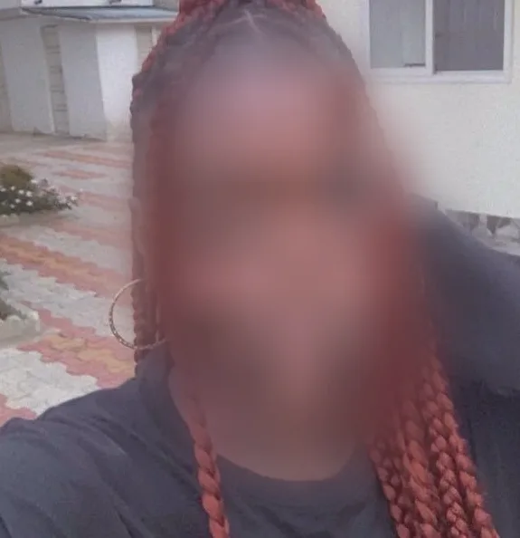 Anna, 24