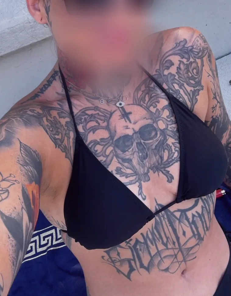 Enni, 32